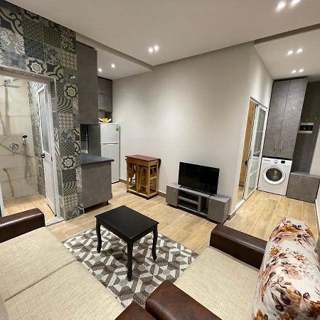 Modern 1 Bedroom City Apartment ティラナ エクステリア 写真