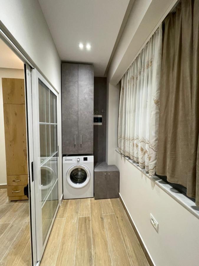Modern 1 Bedroom City Apartment ティラナ エクステリア 写真