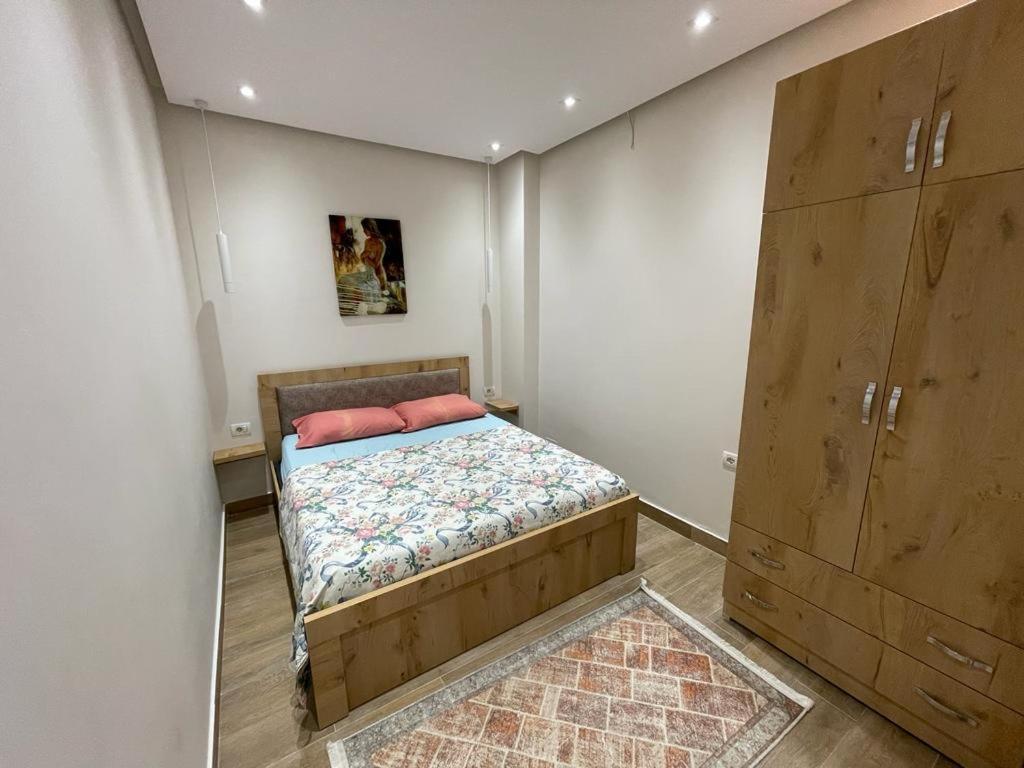 Modern 1 Bedroom City Apartment ティラナ エクステリア 写真